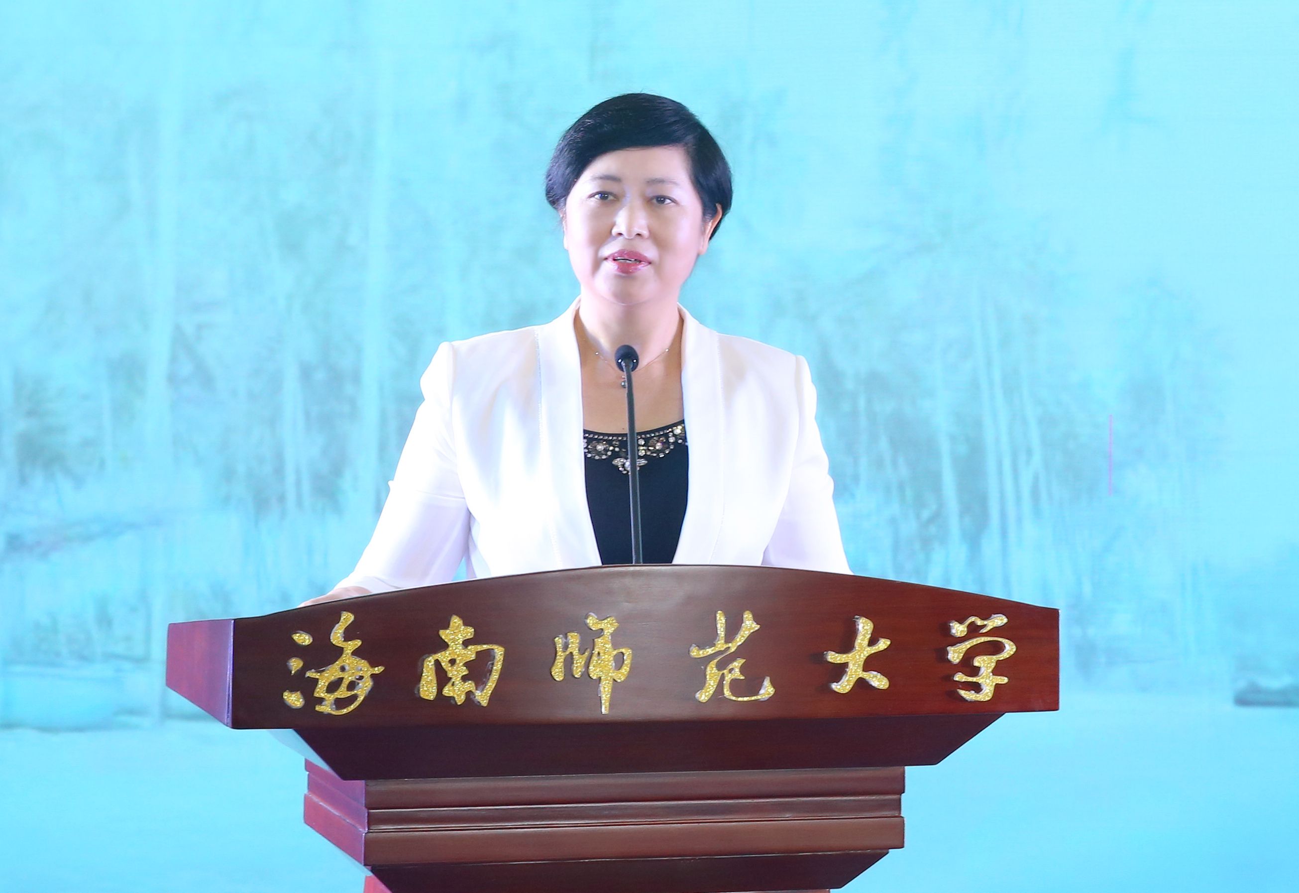 为东坡文化注入青春新动能 我校举办“东坡书院”揭牌仪式暨“东坡实验班”开班仪式
