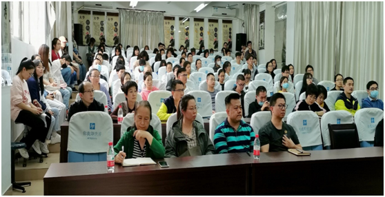 中国科学院海洋研究所李新正研究员到我校做报告